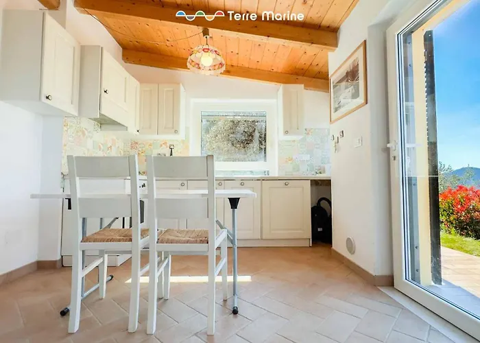 Tatil Evi Degli Ulivi, Terre Marine